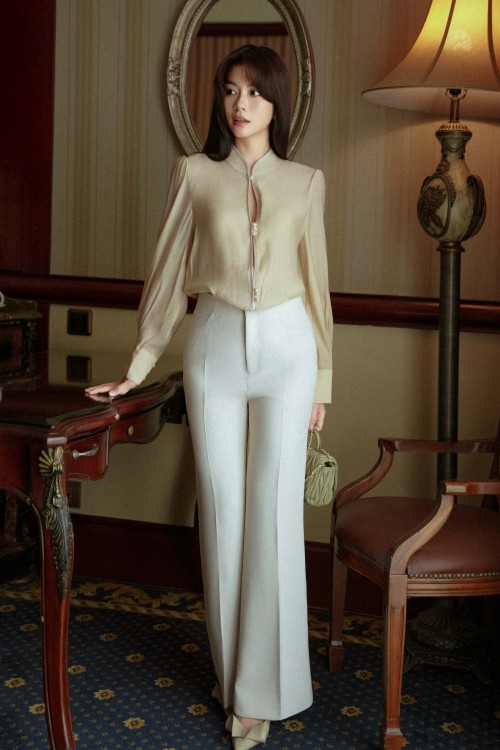 Sixdo Cream Woven Flared Pants